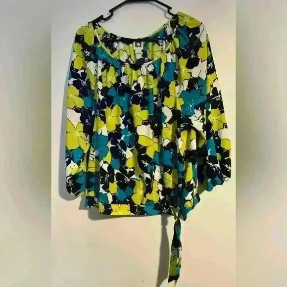 Anne Klein Sport Tops - Anne Klein XL women’s top. Blue, green white with a tie at the waist EUC